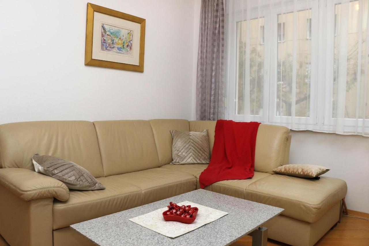Apartment Elena 1, Zagreb City With Garage Εξωτερικό φωτογραφία
